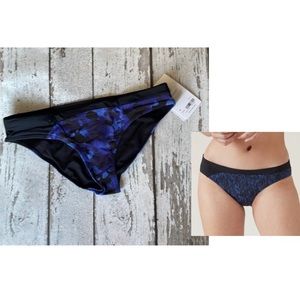 Freestyle Camo Medium Bikini Bottom - Sz M